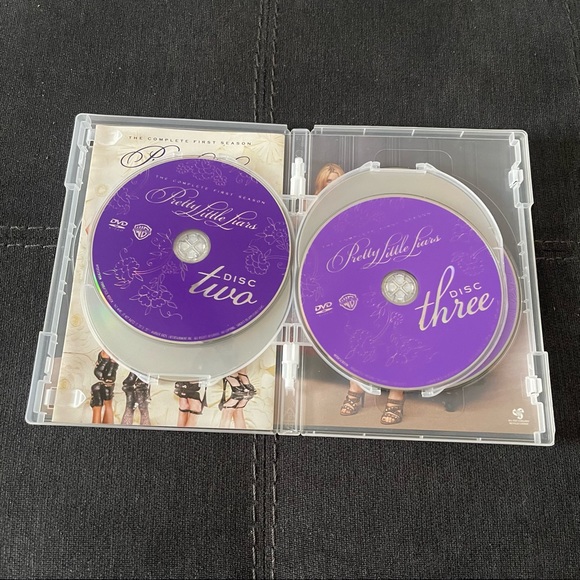 3/$25 Pretty Little Liars Season One - Picture 6 of 8